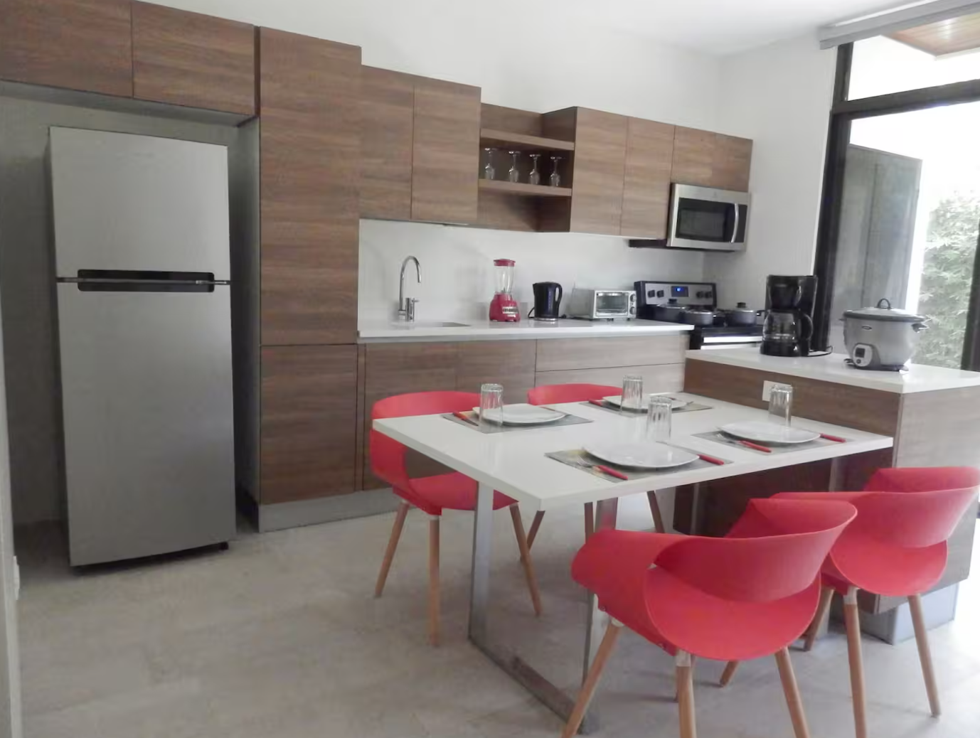Cocina completa del apartamento